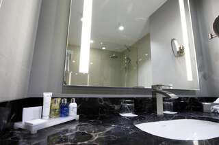 Отель Radisson BLU Hotel Yerevan Ереван Улучшенный номер-11