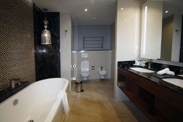Отель Radisson BLU Hotel Yerevan Ереван-18