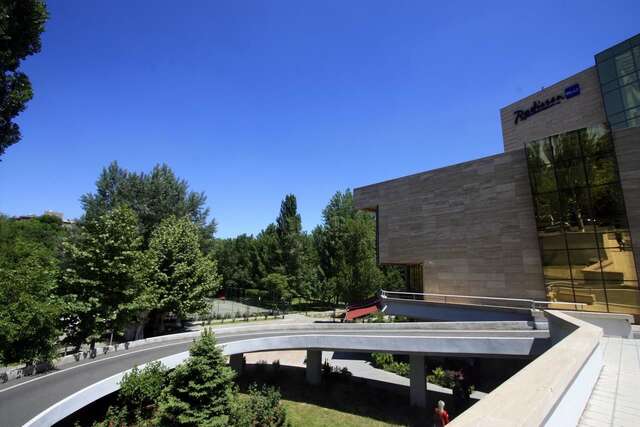 Отель Radisson BLU Hotel Yerevan Ереван-35