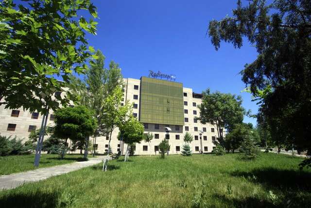 Отель Radisson BLU Hotel Yerevan Ереван-39